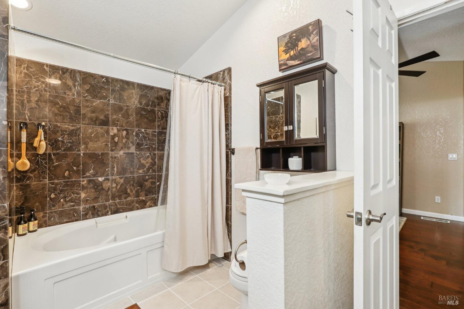 Detail Gallery Image 39 of 68 For 218 Ballindine Dr, Vacaville,  CA 95688 - 4 Beds | 3 Baths