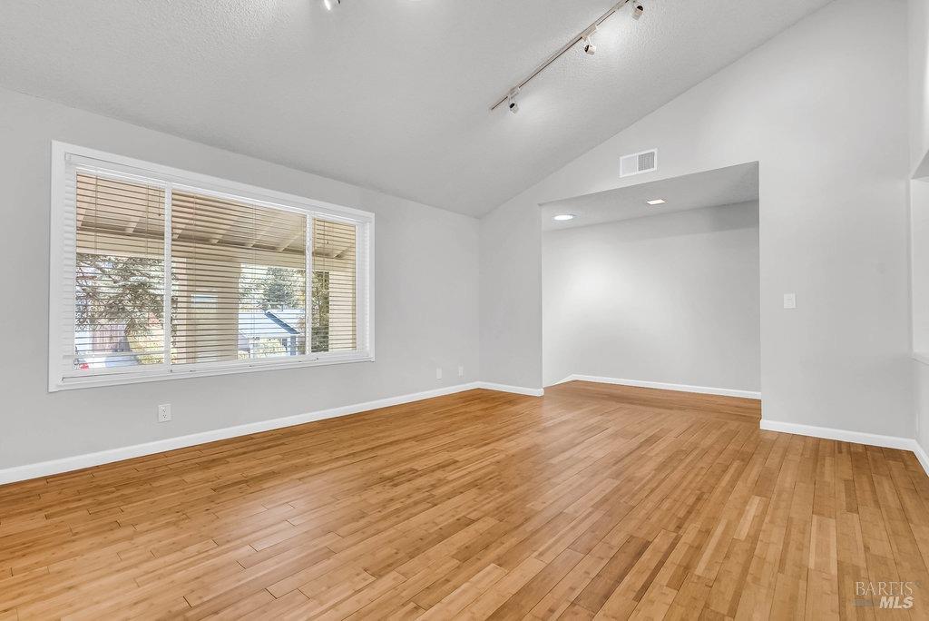 Detail Gallery Image 11 of 90 For 937 Bolton Cir, Benicia,  CA 94510 - 4 Beds | 3 Baths