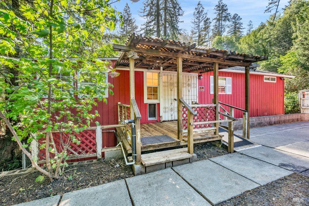 Detail Gallery Image 5 of 36 For 5944 Cazadero Hwy, Cazadero,  CA 95421 - 2 Beds | 2 Baths