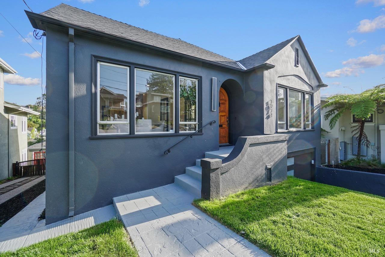 Detail Gallery Image 4 of 45 For 1074 Annerley Rd, Piedmont,  CA 94610 - 4 Beds | 3 Baths
