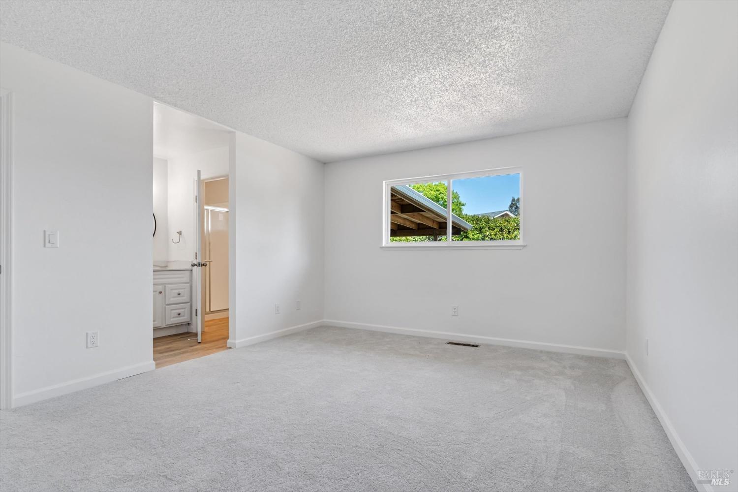 Detail Gallery Image 14 of 21 For 1912 Peterson Ln, Santa Rosa,  CA 95403 - 3 Beds | 2 Baths