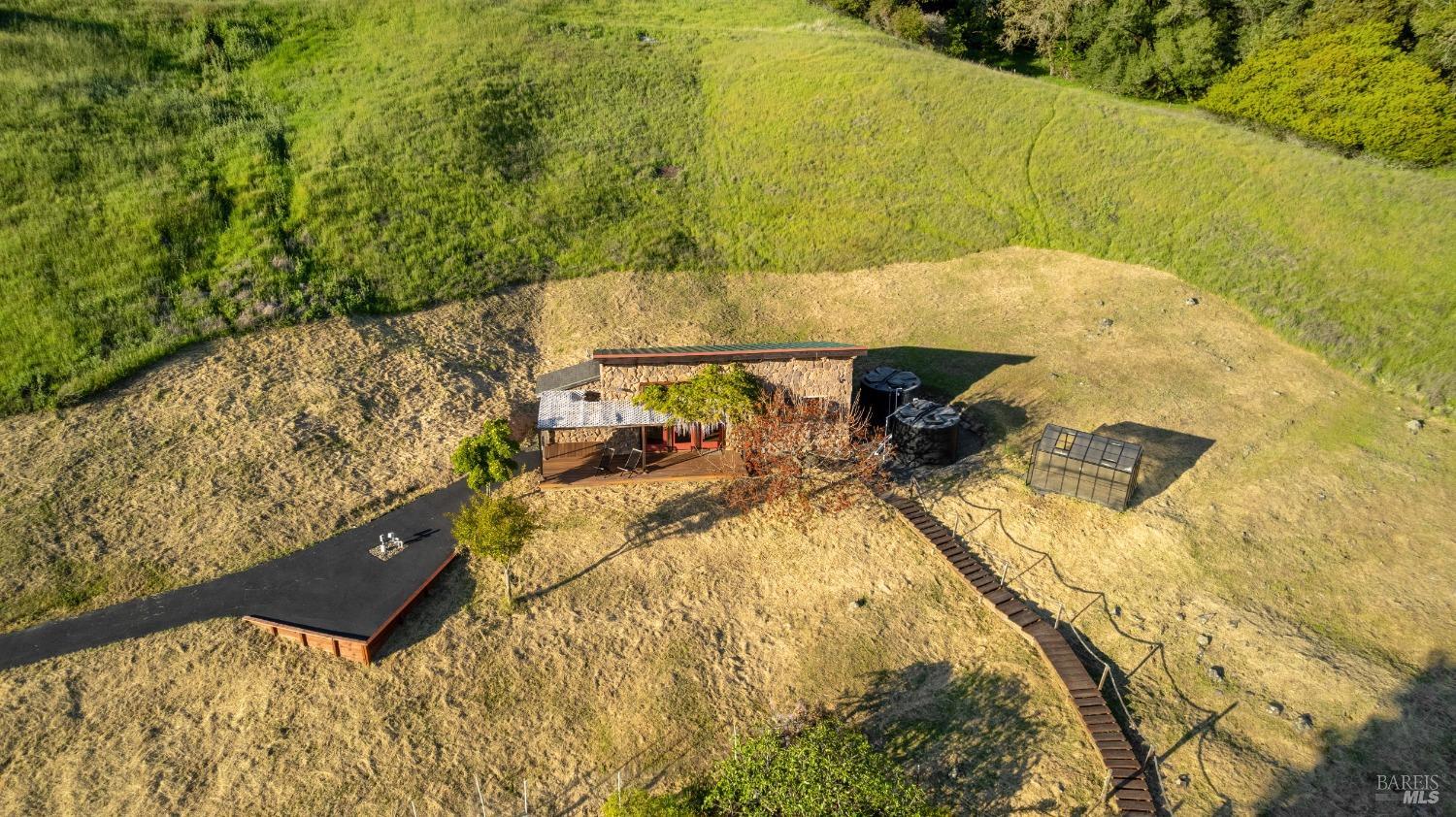 Detail Gallery Image 50 of 95 For 6960 Round Oak Rd, Penngrove,  CA 94951 - 3 Beds | 3 Baths