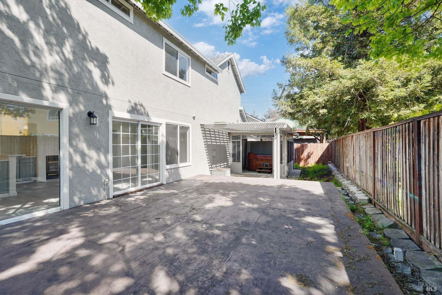 Detail Gallery Image 43 of 64 For 948 Shadywood Cir, Suisun City,  CA 94585 - 4 Beds | 2/1 Baths