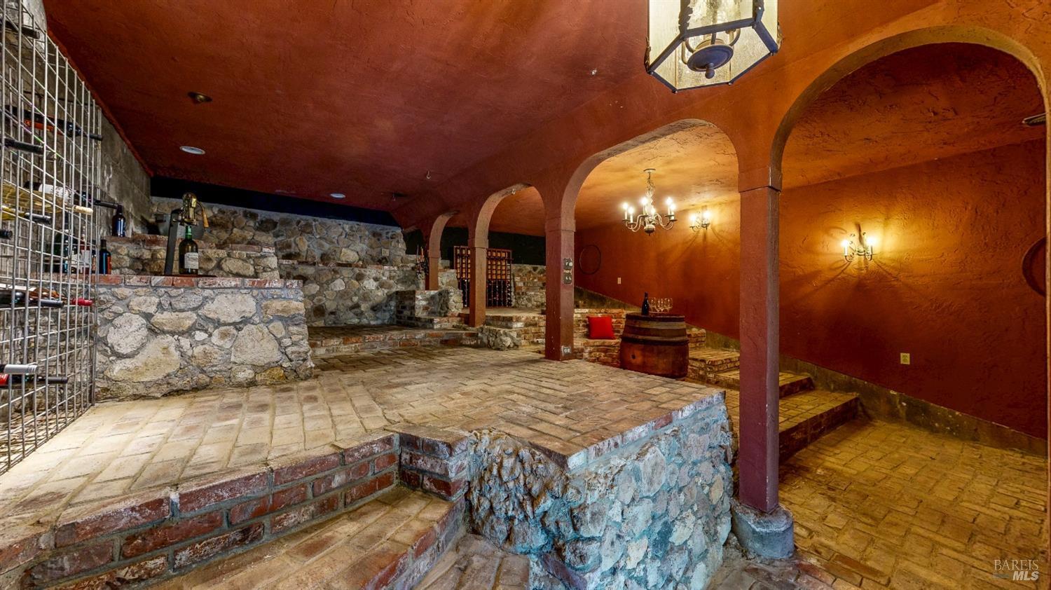Detail Gallery Image 42 of 62 For 125 Oakbrook Ln, Cloverdale,  CA 95425 - 4 Beds | 3 Baths
