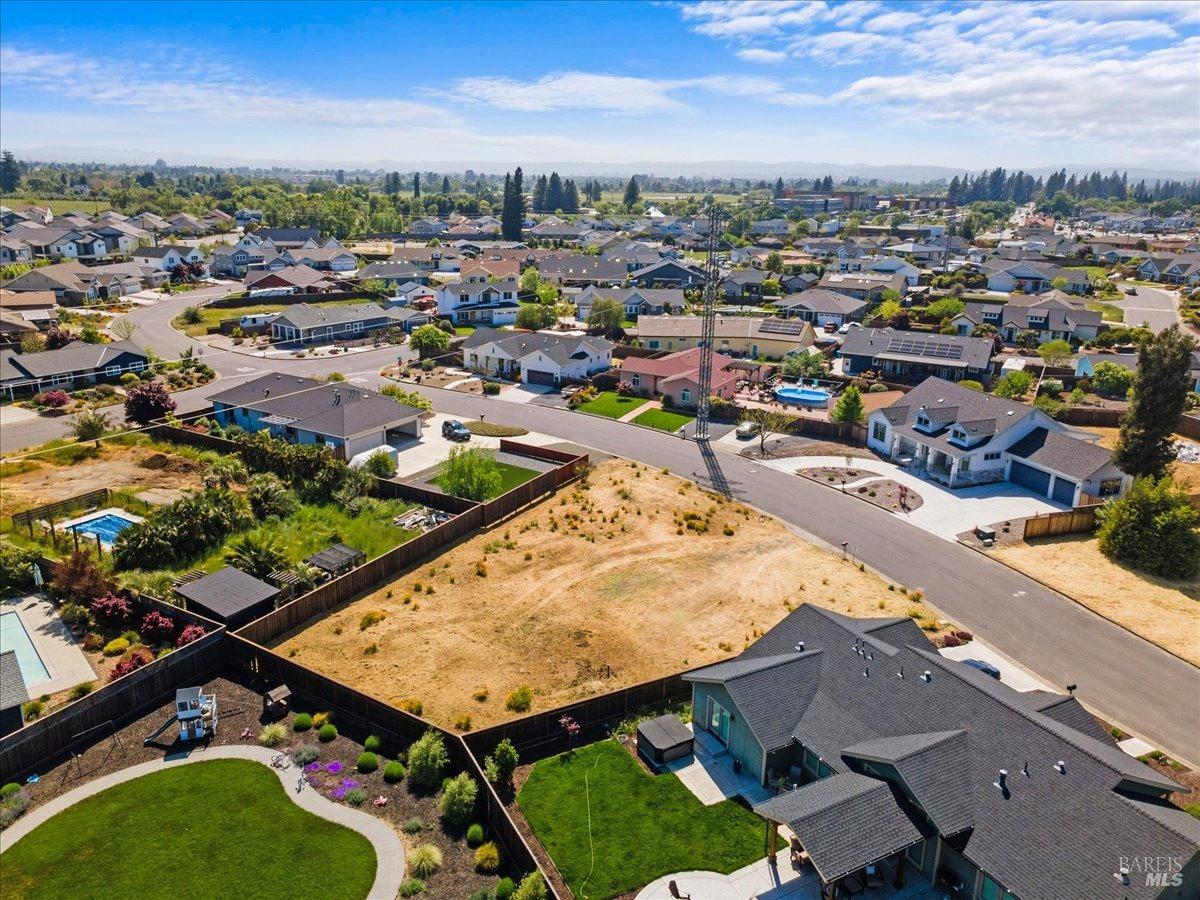 Detail Gallery Image 3 of 14 For 160 Dorchester Ct, Santa Rosa,  CA 95403 - – Beds | – Baths