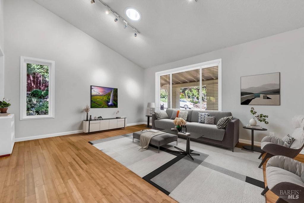 Detail Gallery Image 6 of 90 For 937 Bolton Cir, Benicia,  CA 94510 - 4 Beds | 3 Baths