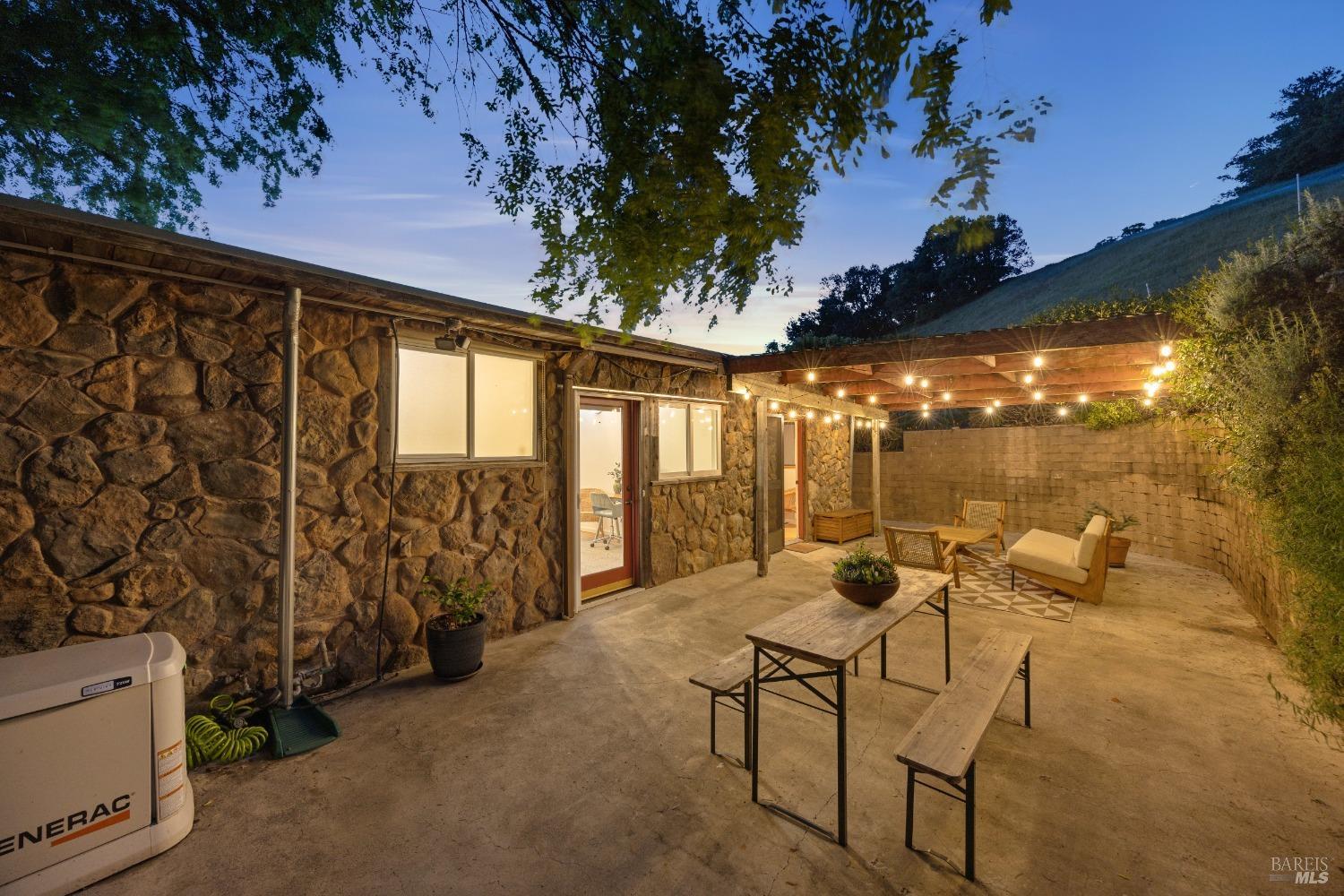 Detail Gallery Image 59 of 95 For 6960 Round Oak Rd, Penngrove,  CA 94951 - 3 Beds | 3 Baths