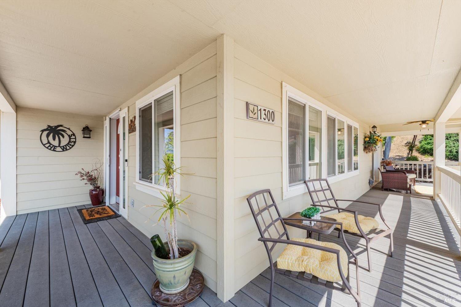 Detail Gallery Image 14 of 79 For 1300 Steele Canyon Rd, Napa,  CA 94558 - 4 Beds | 3 Baths