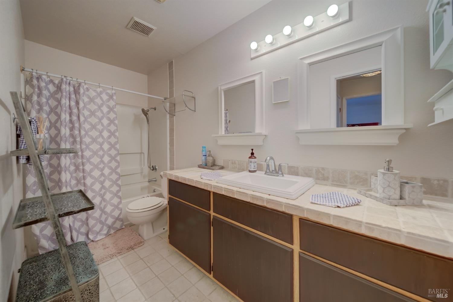 Detail Gallery Image 16 of 29 For 237 Lighthouse Dr, Vallejo,  CA 94590 - 2 Beds | 2 Baths