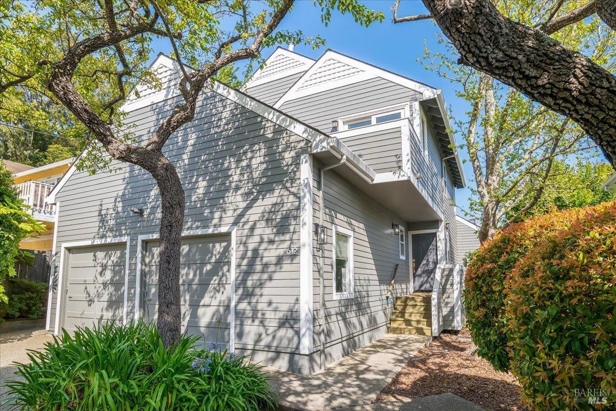 Detail Gallery Image 2 of 24 For 612 Wateree St, Sausalito,  CA 94965 - 2 Beds | 1/1 Baths
