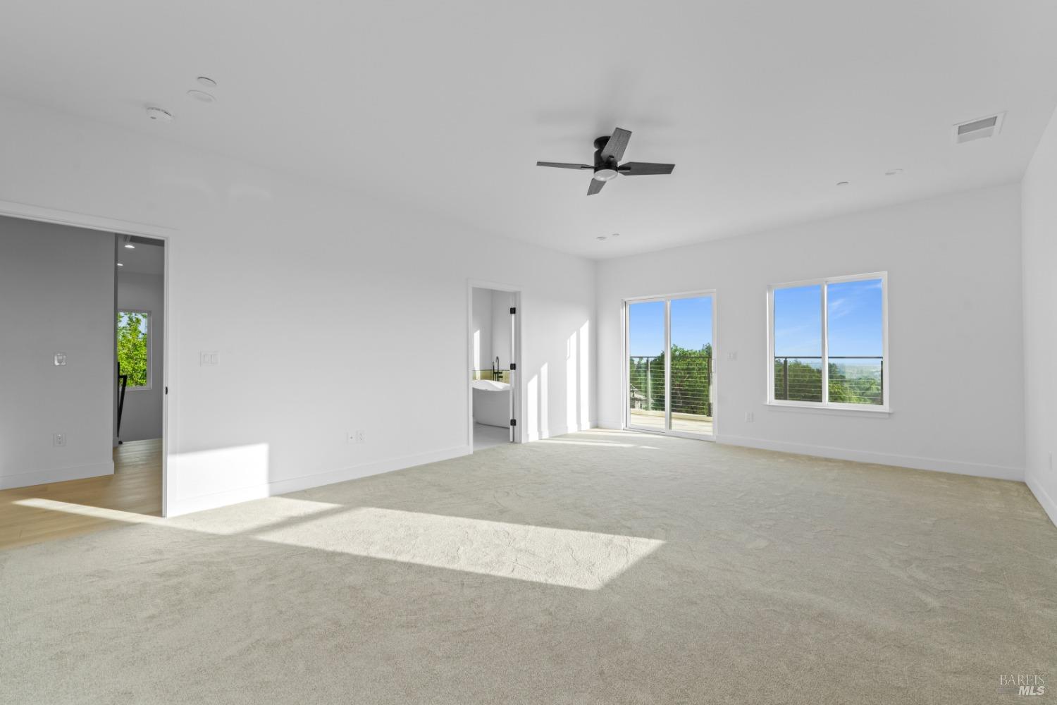 Detail Gallery Image 15 of 20 For 1966 Viewpointe Cir, Santa Rosa,  CA 95403 - 6 Beds | 5/1 Baths