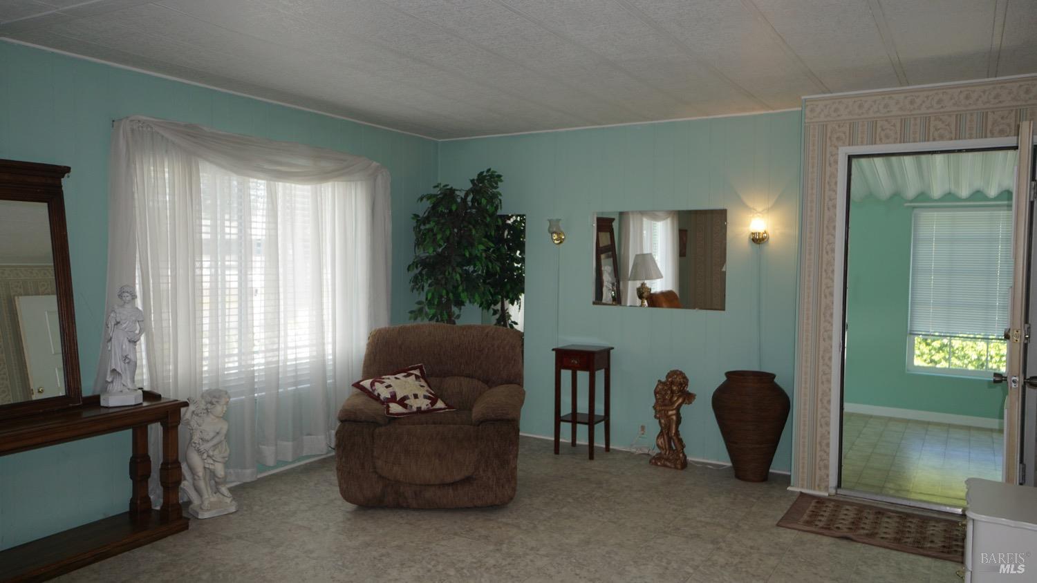 Detail Gallery Image 8 of 41 For 26 Chapala Dr, Santa Rosa,  CA 95403 - 2 Beds | 2 Baths