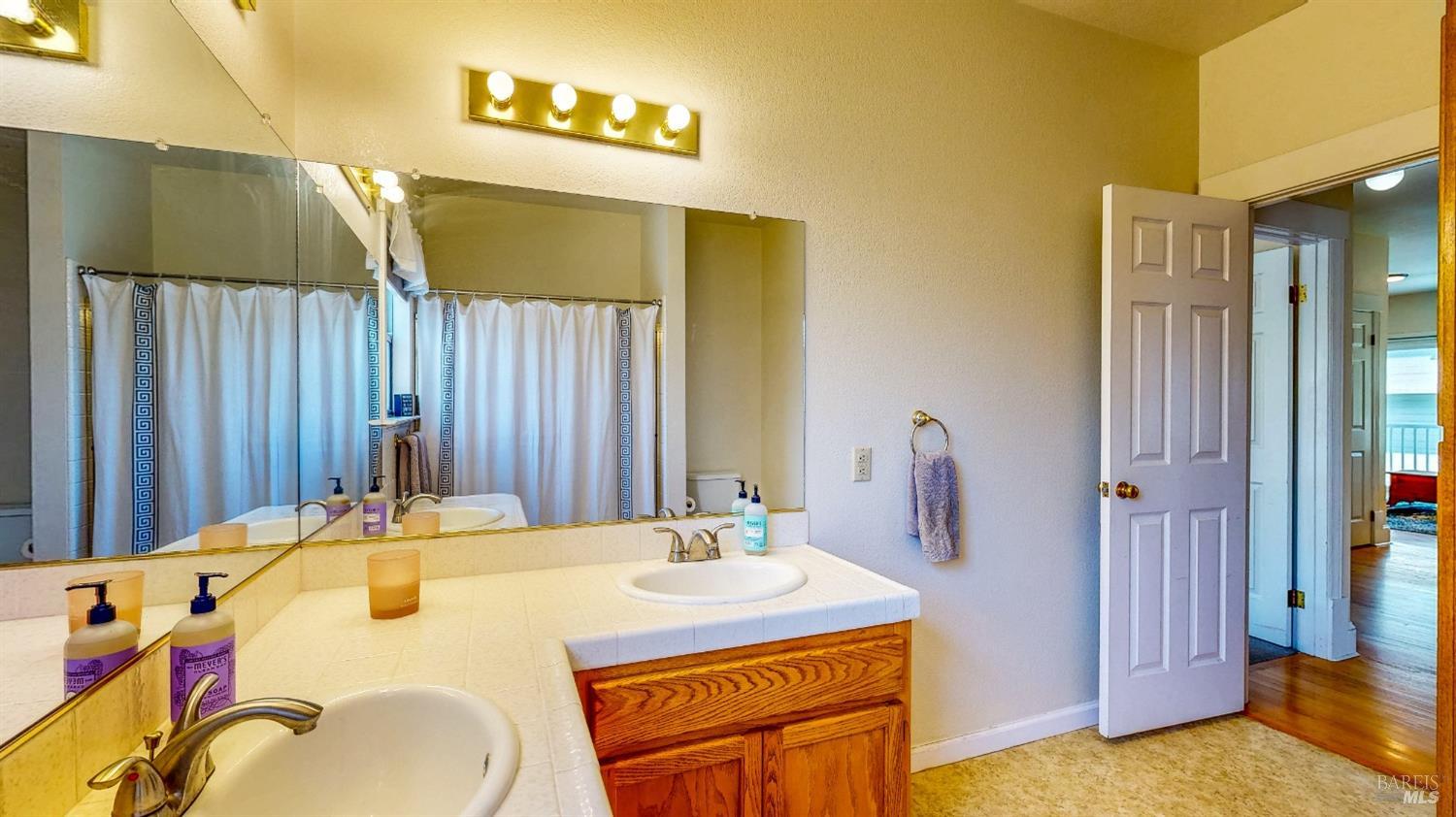 Detail Gallery Image 28 of 62 For 125 Oakbrook Ln, Cloverdale,  CA 95425 - 4 Beds | 3 Baths