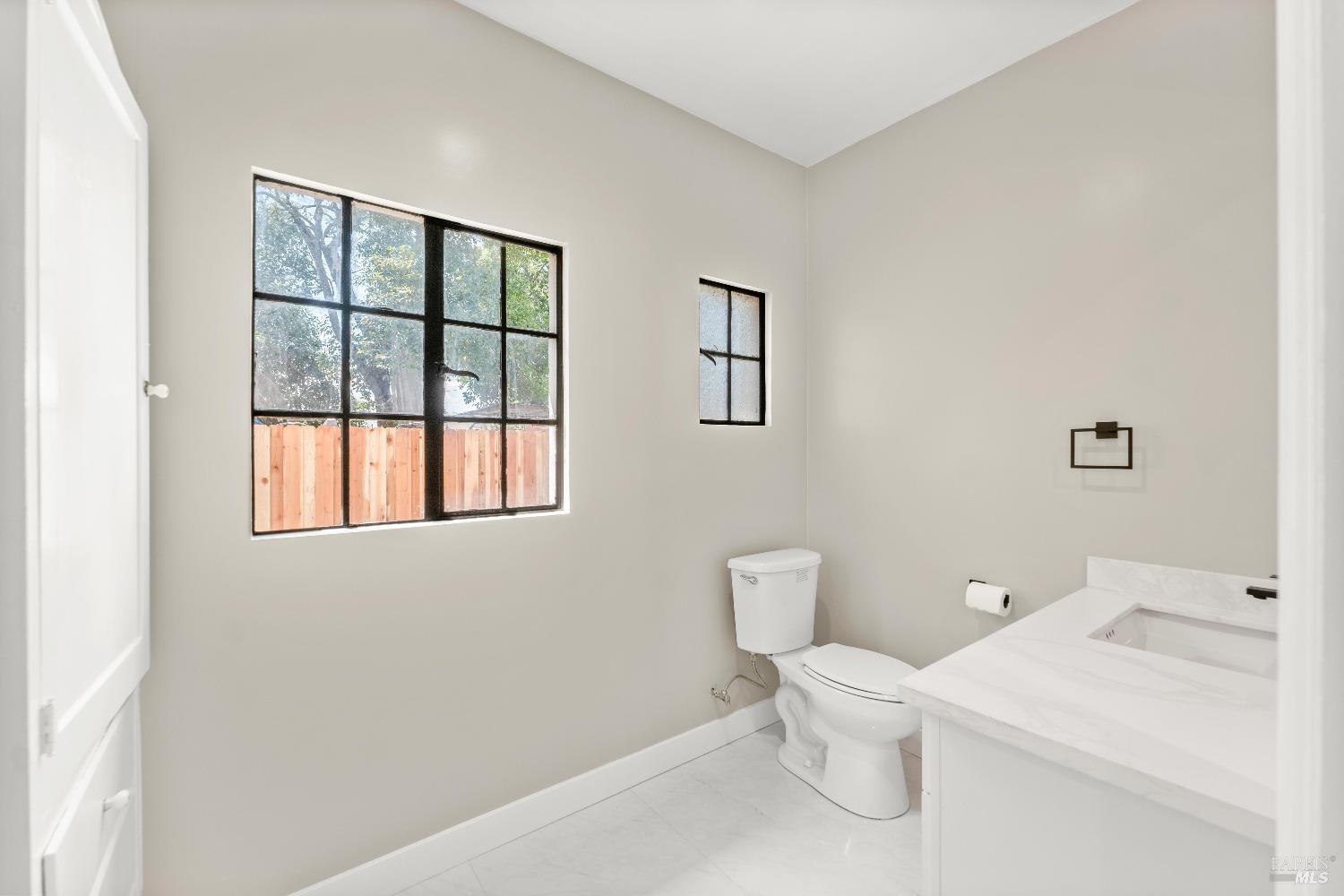 Detail Gallery Image 28 of 64 For 290 E B St, Dixon,  CA 95620 - 4 Beds | 3/1 Baths