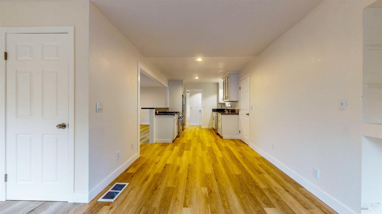 Detail Gallery Image 8 of 57 For 1245 Kerney St, Santa Rosa,  CA 95401 - 3 Beds | 2 Baths