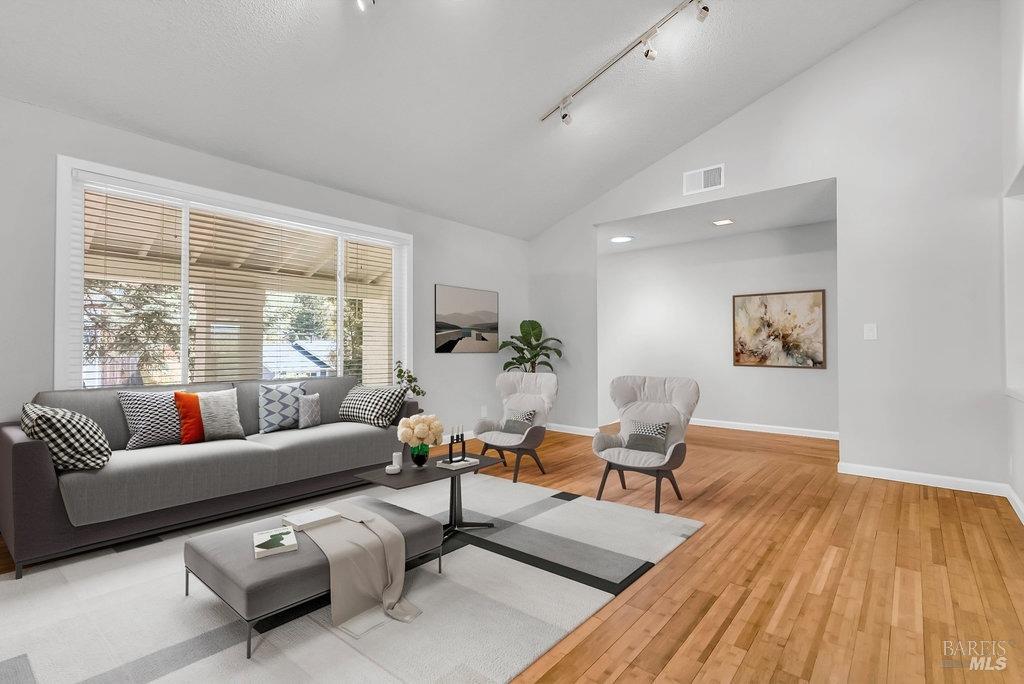 Detail Gallery Image 10 of 90 For 937 Bolton Cir, Benicia,  CA 94510 - 4 Beds | 3 Baths