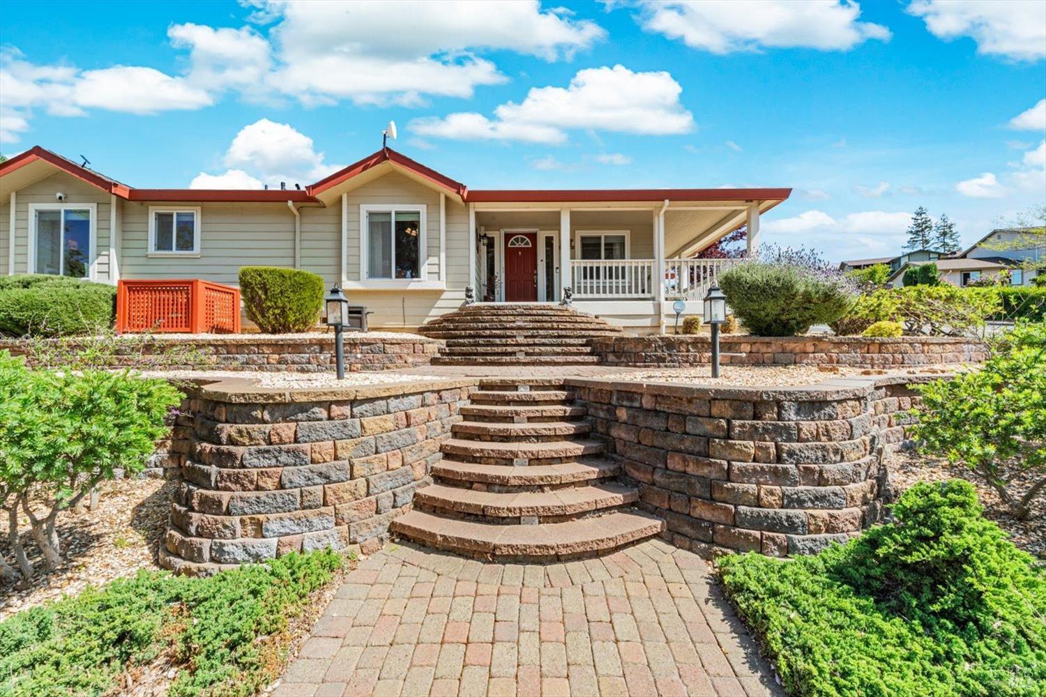 Detail Gallery Image 9 of 79 For 1300 Steele Canyon Rd, Napa,  CA 94558 - 4 Beds | 3 Baths