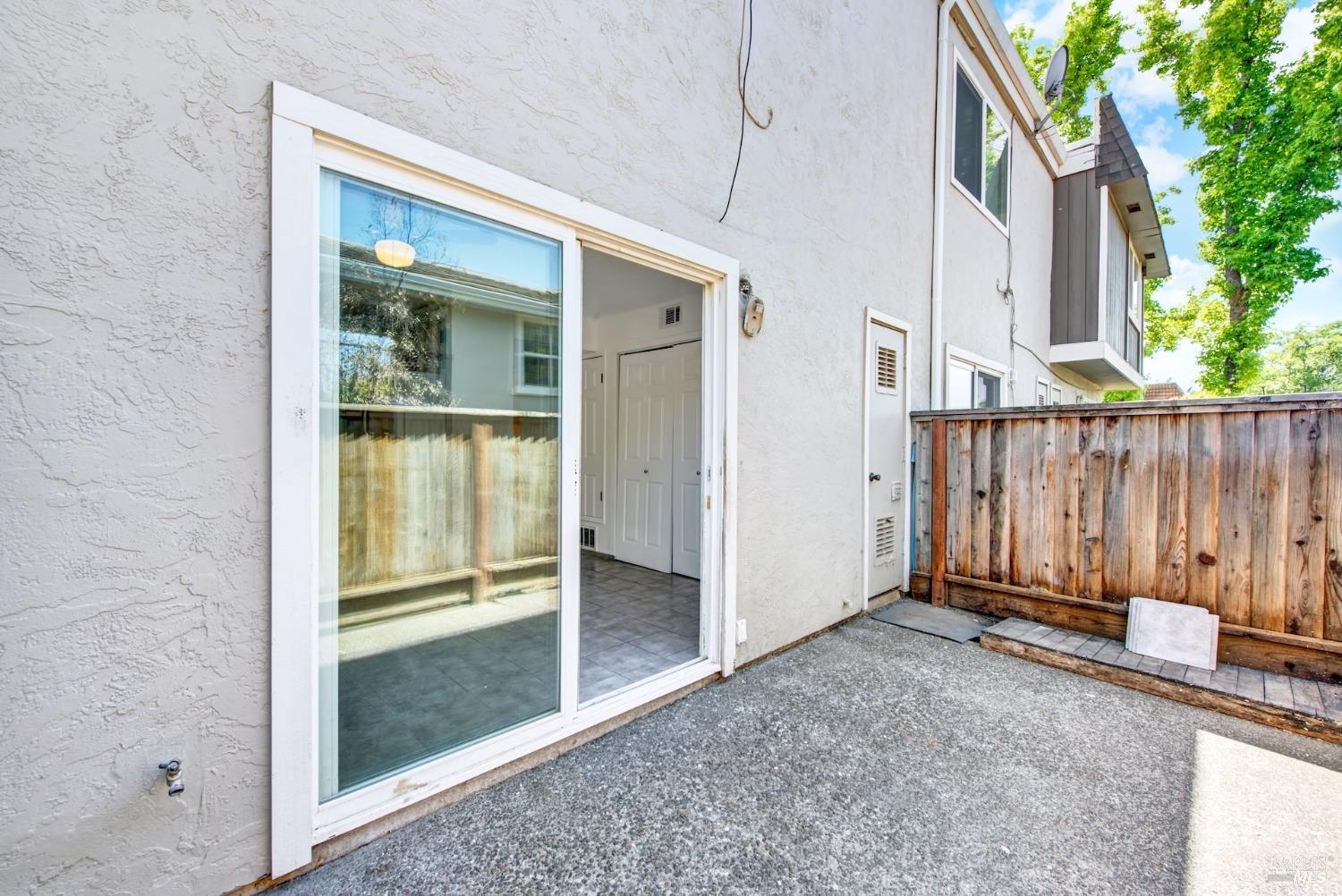 Detail Gallery Image 48 of 55 For 1402 Callen St #C,  Vacaville,  CA 95688 - 2 Beds | 1/1 Baths
