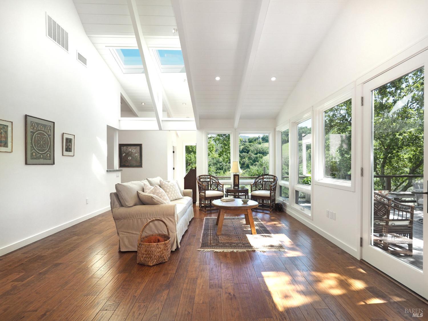Detail Gallery Image 5 of 74 For 23078 Vineyard Rd, Geyserville,  CA 95441 - 3 Beds | 2 Baths
