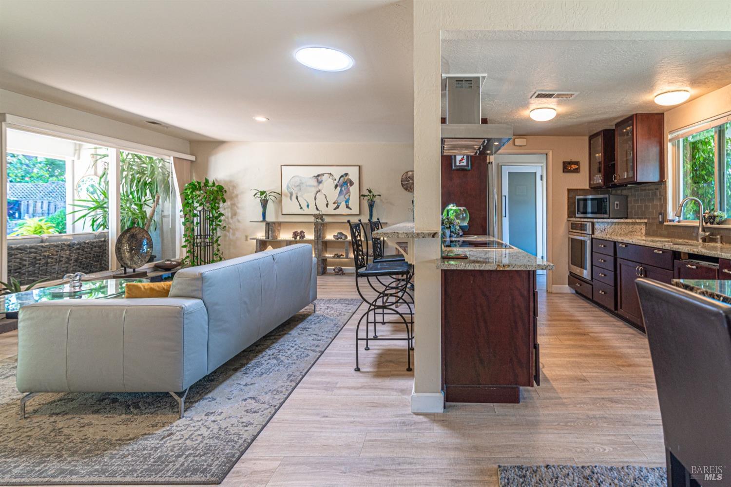 Detail Gallery Image 8 of 49 For 7019 Fairfield Dr, Santa Rosa,  CA 95409 - 2 Beds | 2 Baths