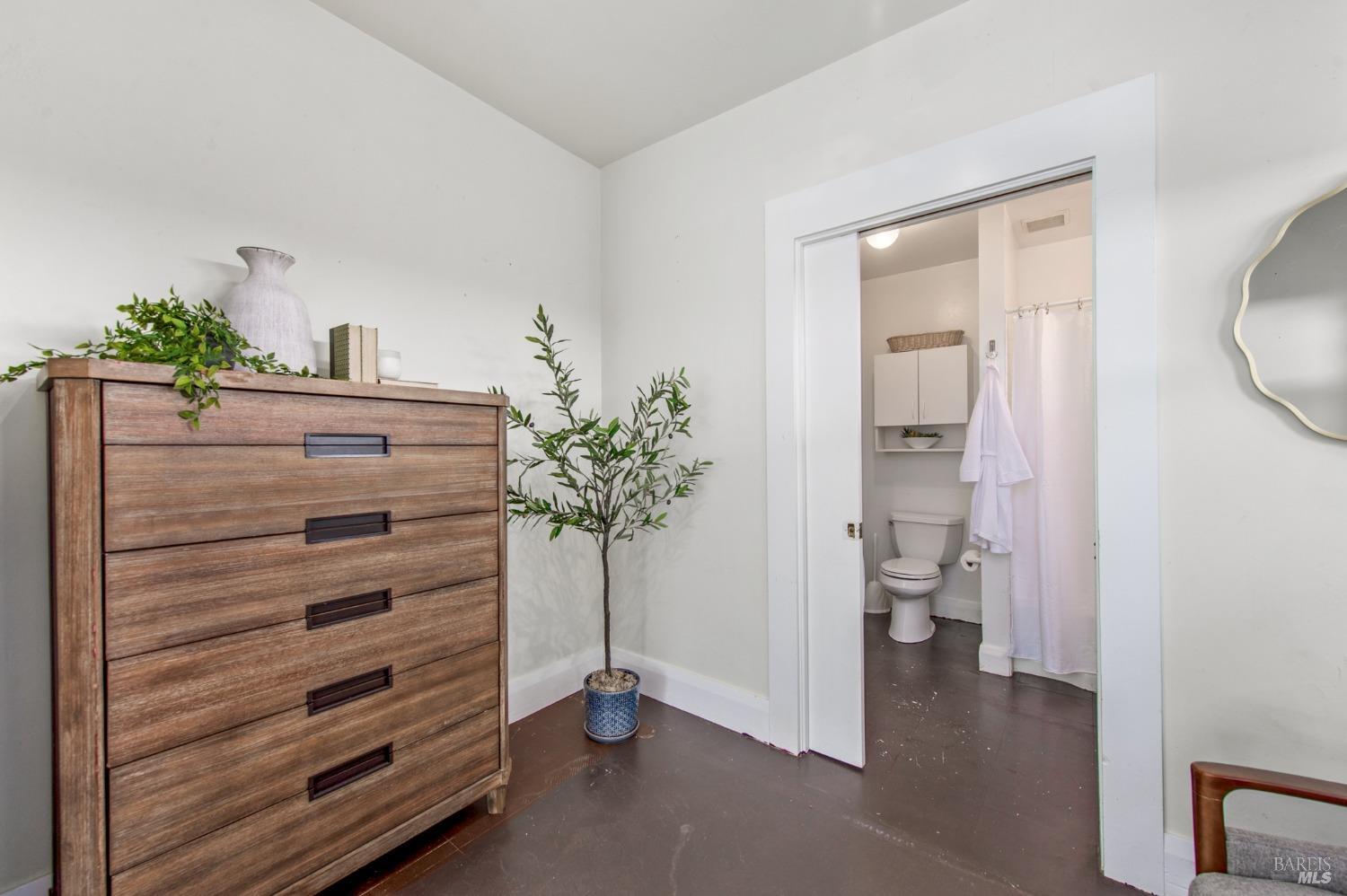 Detail Gallery Image 21 of 34 For 651 King St, Santa Rosa,  CA 95404 - 2 Beds | 2 Baths