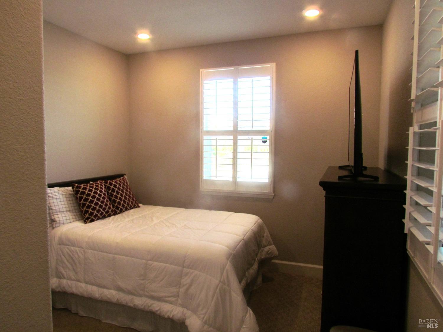 Blue River Drive, Vallejo, California image 5