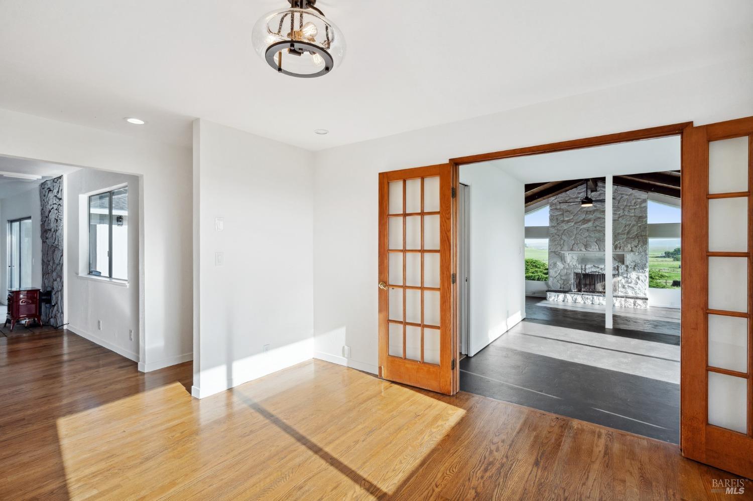 Detail Gallery Image 33 of 73 For 5082 Lakeville Hwy, Petaluma,  CA 94954 - 5 Beds | 4 Baths