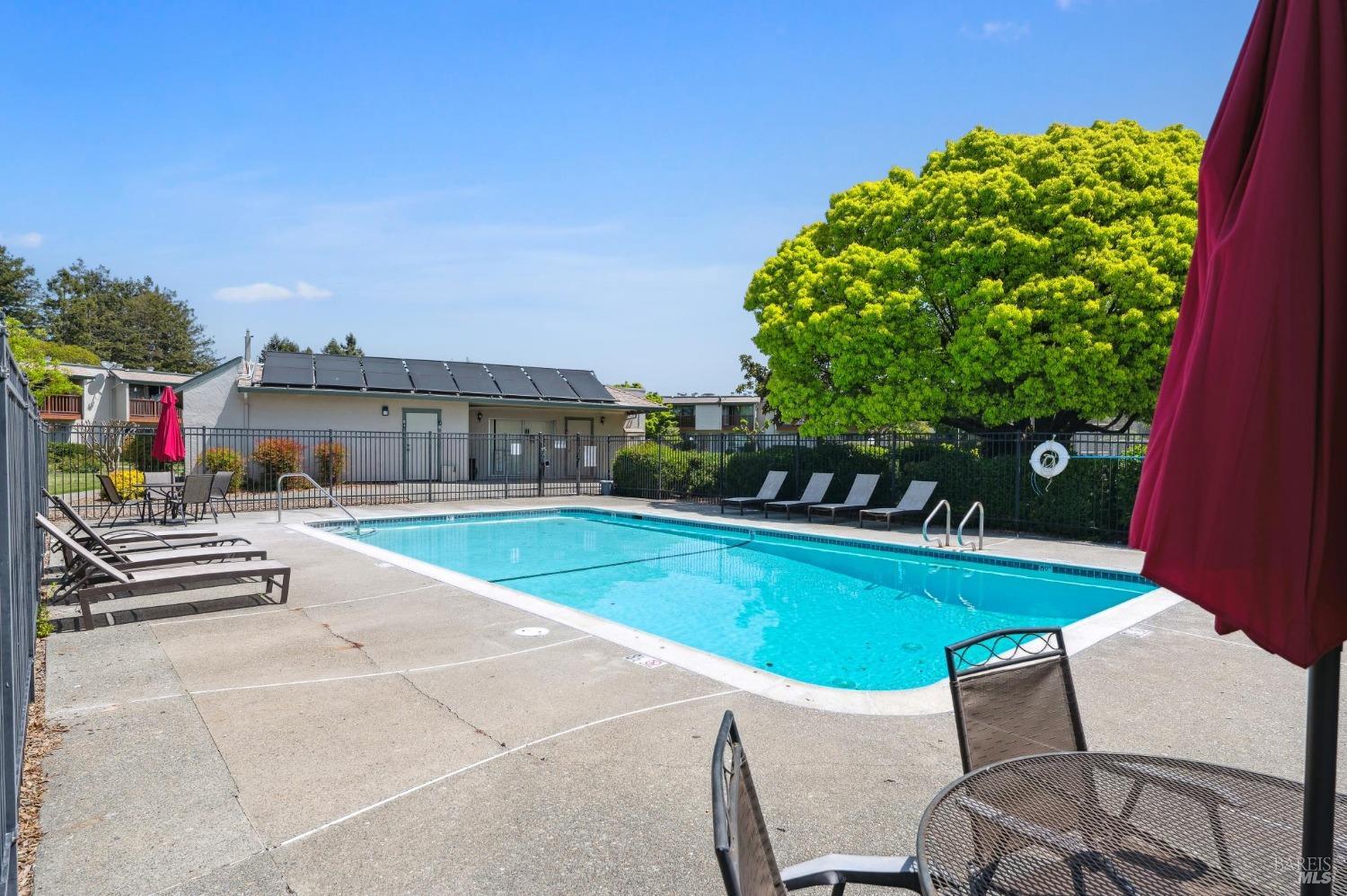 Detail Gallery Image 32 of 37 For 1002 Eleanor Ave, Rohnert Park,  CA 94928 - 2 Beds | 1/1 Baths
