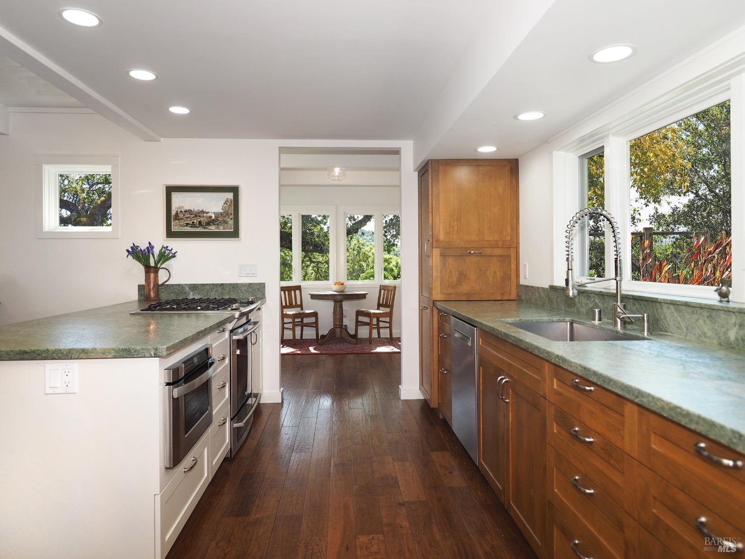 Detail Gallery Image 27 of 74 For 23078 Vineyard Rd, Geyserville,  CA 95441 - 3 Beds | 2 Baths