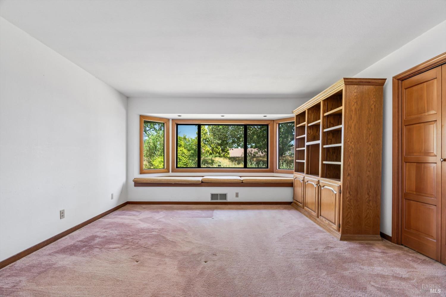 Detail Gallery Image 24 of 45 For 2319 Laguna Vista Dr, Novato,  CA 94945 - 3 Beds | 2/1 Baths