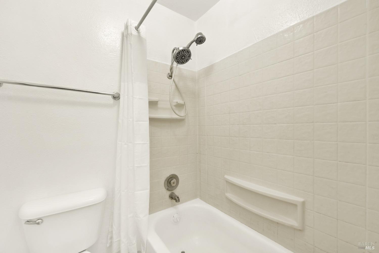 Detail Gallery Image 39 of 55 For 1402 Callen St #C,  Vacaville,  CA 95688 - 2 Beds | 1/1 Baths