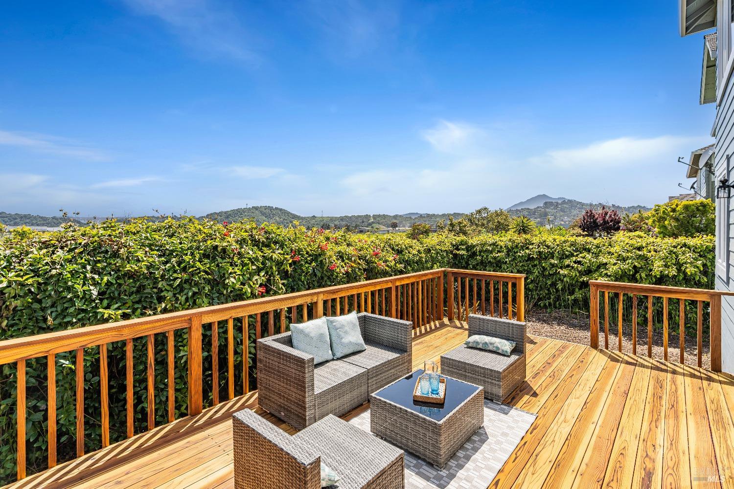Detail Gallery Image 18 of 28 For 184 Baypoint Dr, San Rafael,  CA 94901 - 4 Beds | 3 Baths