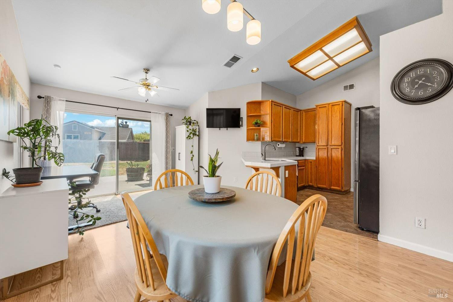 Detail Gallery Image 12 of 47 For 1760 Autumn Meadow Dr, Fairfield,  CA 94534 - 4 Beds | 2 Baths