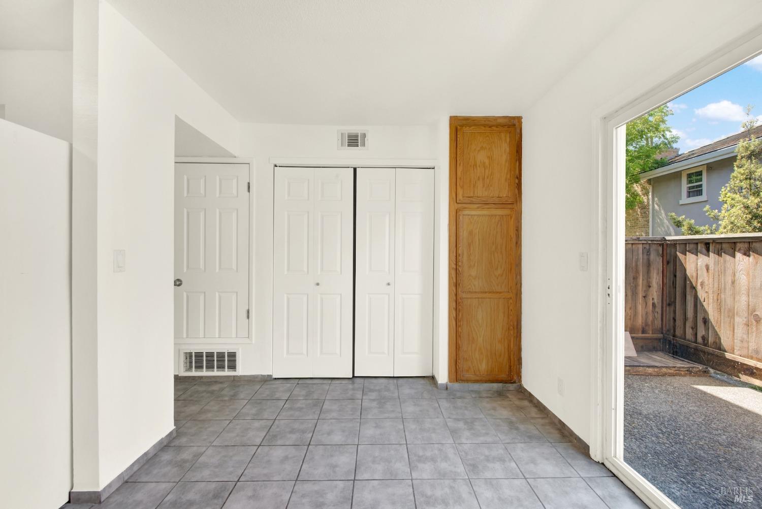 Detail Gallery Image 20 of 55 For 1402 Callen St #C,  Vacaville,  CA 95688 - 2 Beds | 1/1 Baths