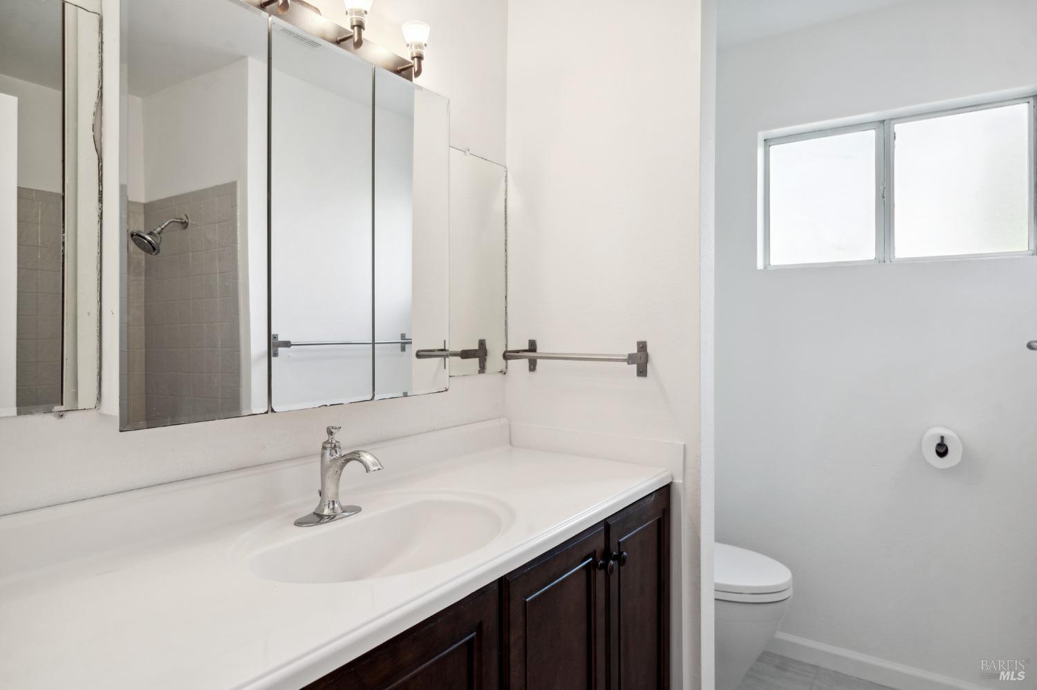 Detail Gallery Image 46 of 73 For 5082 Lakeville Hwy, Petaluma,  CA 94954 - 5 Beds | 4 Baths