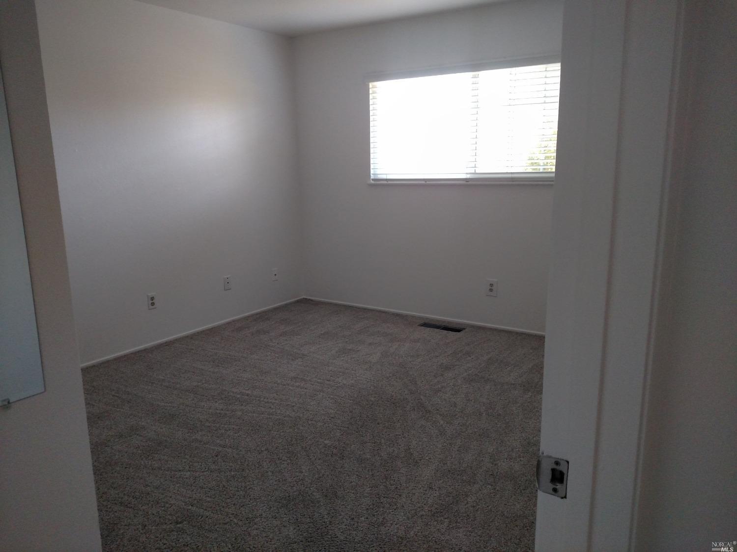Detail Gallery Image 12 of 16 For 2514 Bethards Dr, Santa Rosa,  CA 95405 - 3 Beds | 2 Baths