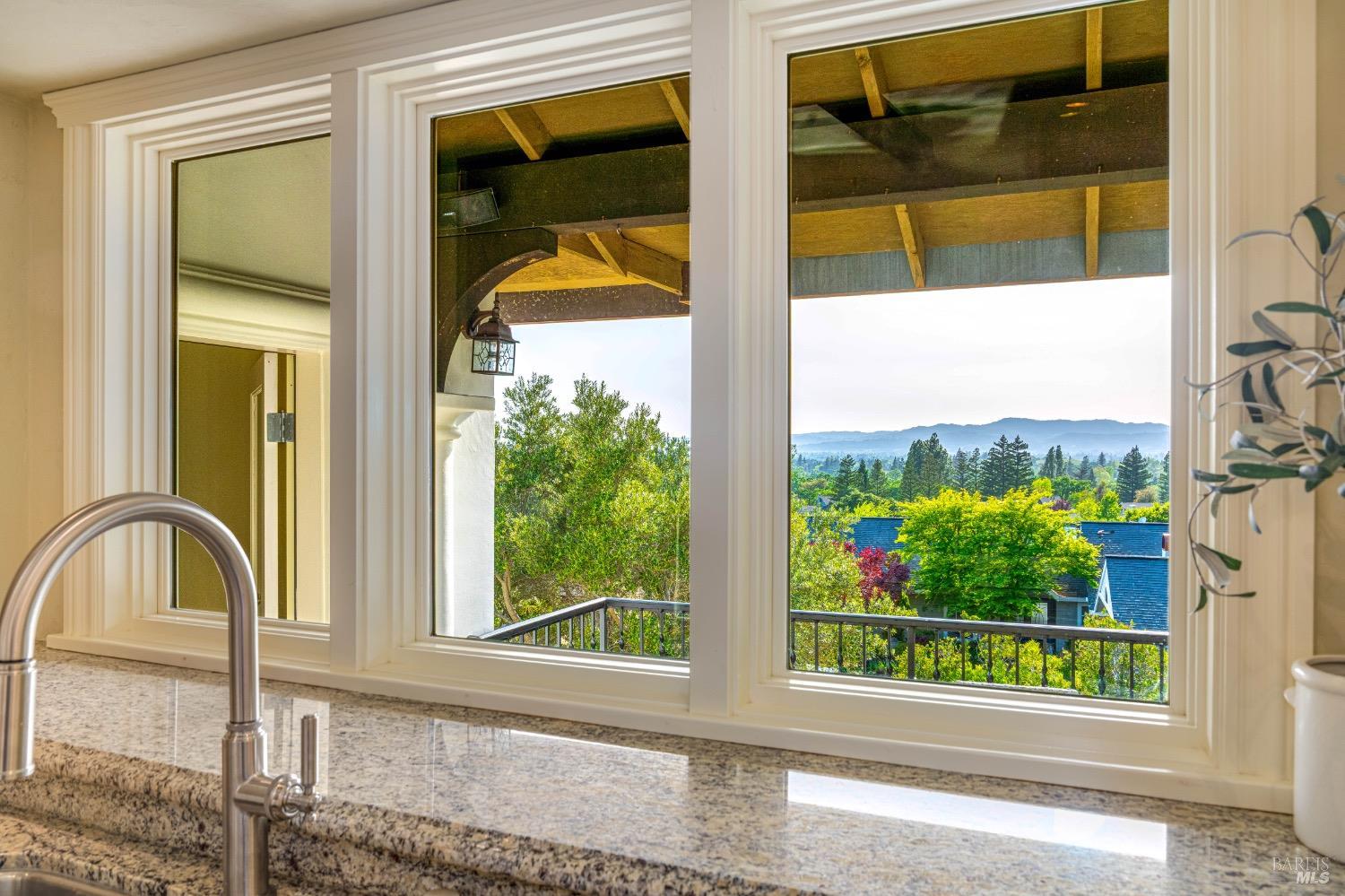 Detail Gallery Image 19 of 67 For 14 Maui Way, Napa,  CA 94558 - 4 Beds | 3 Baths
