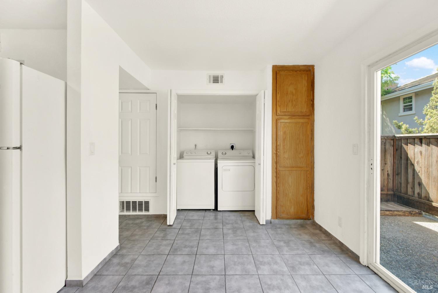 Detail Gallery Image 22 of 55 For 1402 Callen St #C,  Vacaville,  CA 95688 - 2 Beds | 1/1 Baths