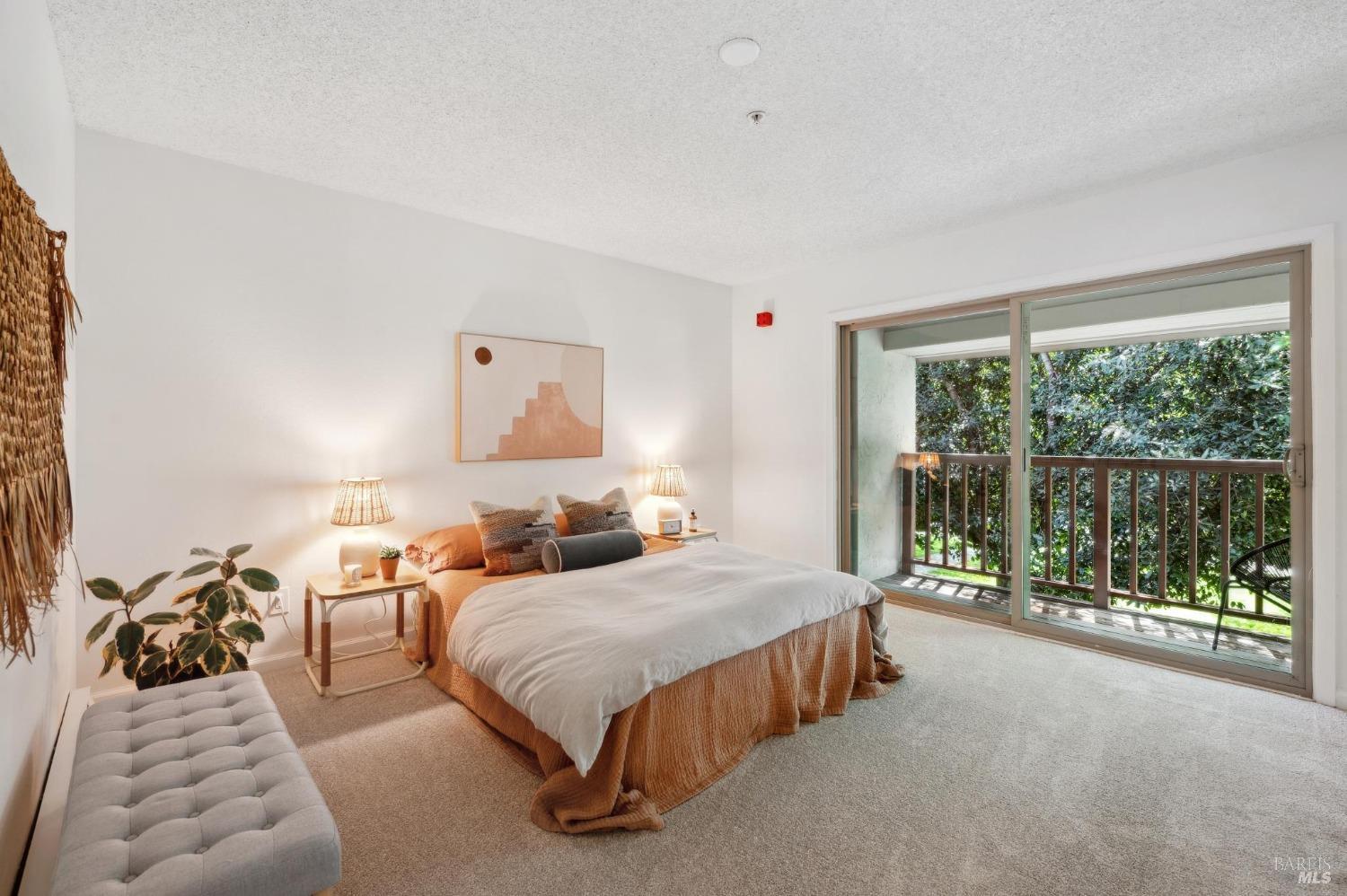 Detail Gallery Image 25 of 37 For 1002 Eleanor Ave, Rohnert Park,  CA 94928 - 2 Beds | 1/1 Baths