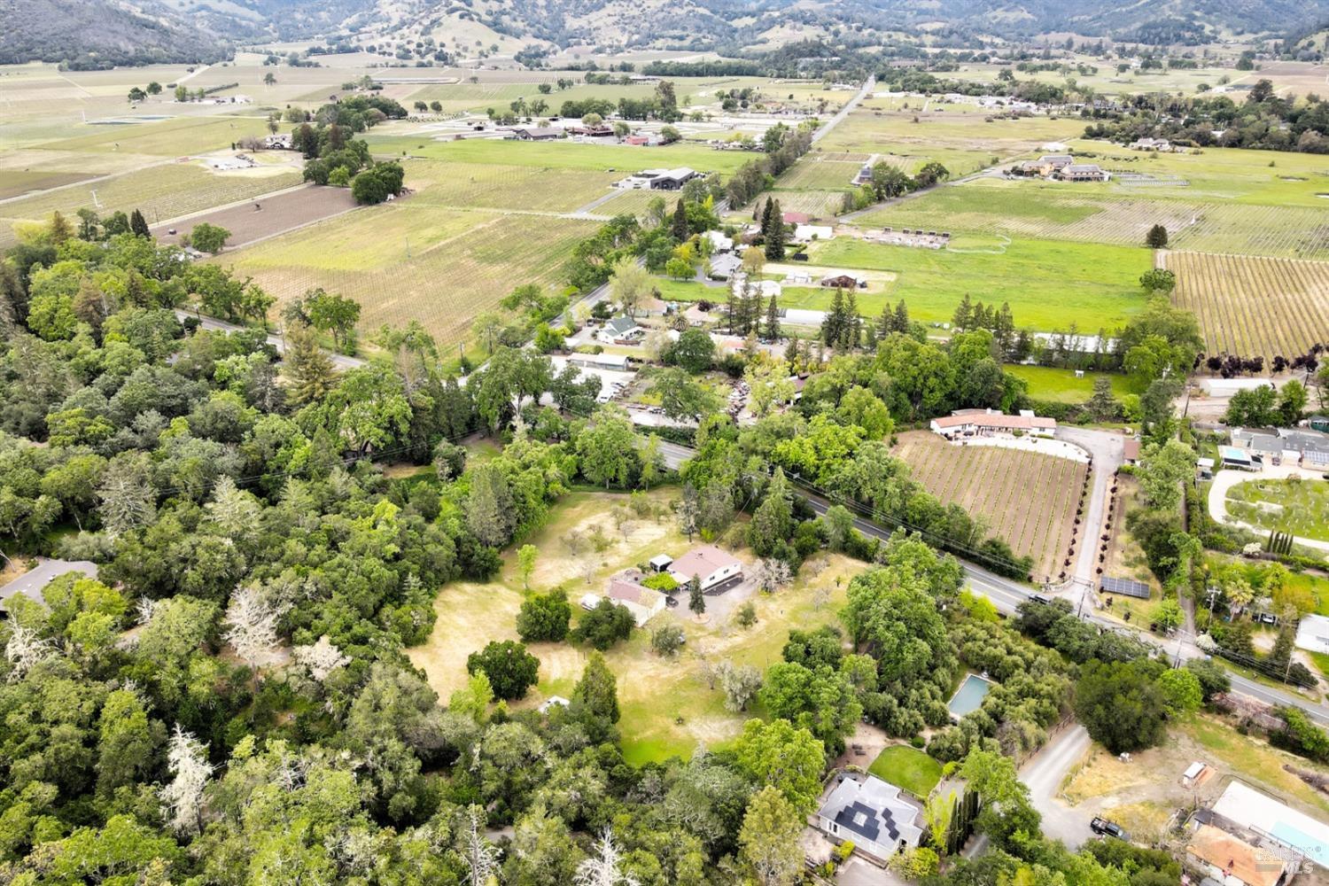 Detail Gallery Image 31 of 34 For 3091 Foothill Blvd, Calistoga,  CA 94515 - 3 Beds | 2 Baths