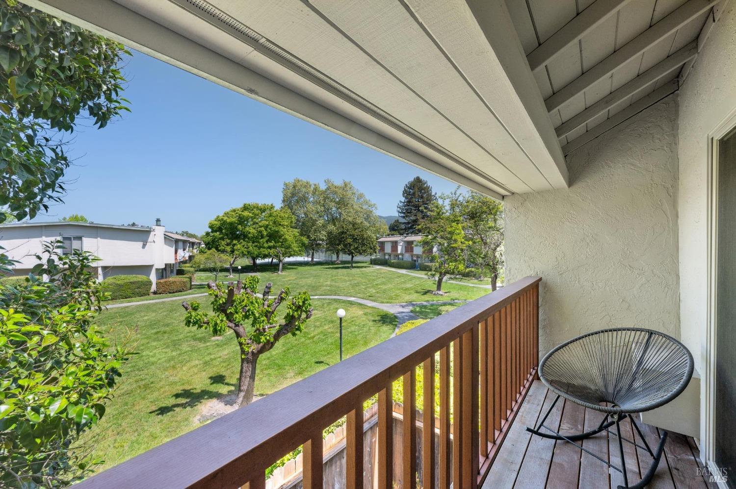 Detail Gallery Image 22 of 37 For 1002 Eleanor Ave, Rohnert Park,  CA 94928 - 2 Beds | 1/1 Baths