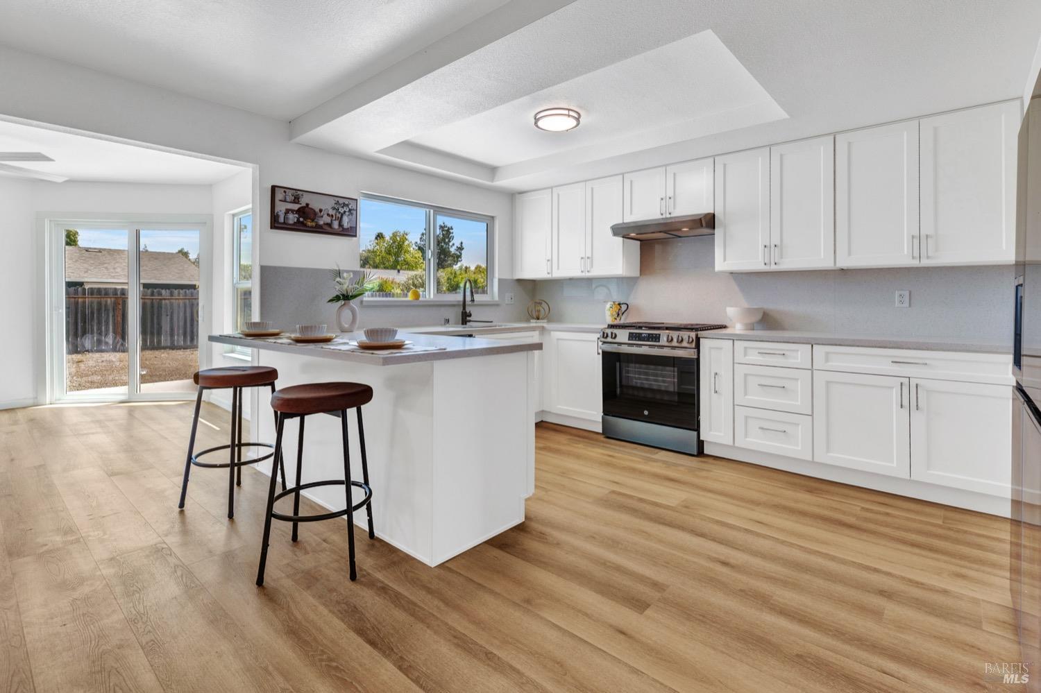 Detail Gallery Image 6 of 51 For 719 Seville Ln, Vacaville,  CA 95688 - 4 Beds | 2 Baths