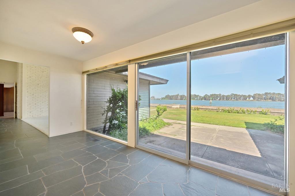 Detail Gallery Image 11 of 31 For 75 Edgewater Dr, Rio Vista,  CA 94571 - 3 Beds | 2/2 Baths