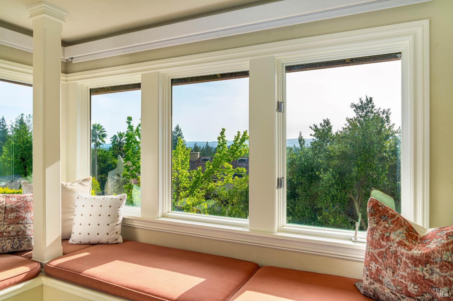Detail Gallery Image 28 of 67 For 14 Maui Way, Napa,  CA 94558 - 4 Beds | 3 Baths