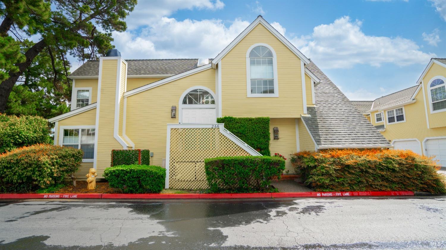 Detail Gallery Image 1 of 44 For 266 Marina Village Way, Benicia,  CA 94510 - 3 Beds | 2/1 Baths