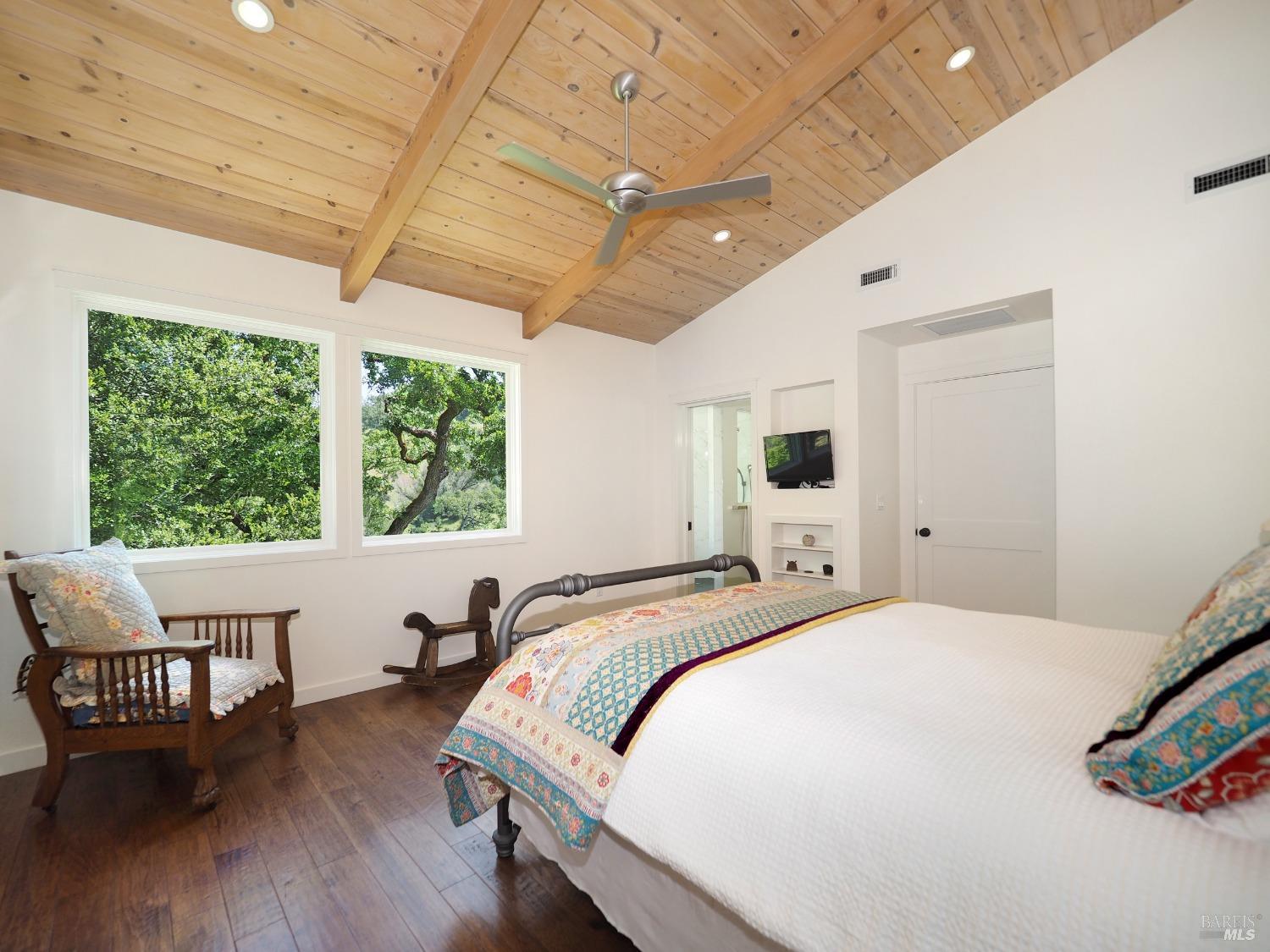 Detail Gallery Image 31 of 74 For 23078 Vineyard Rd, Geyserville,  CA 95441 - 3 Beds | 2 Baths