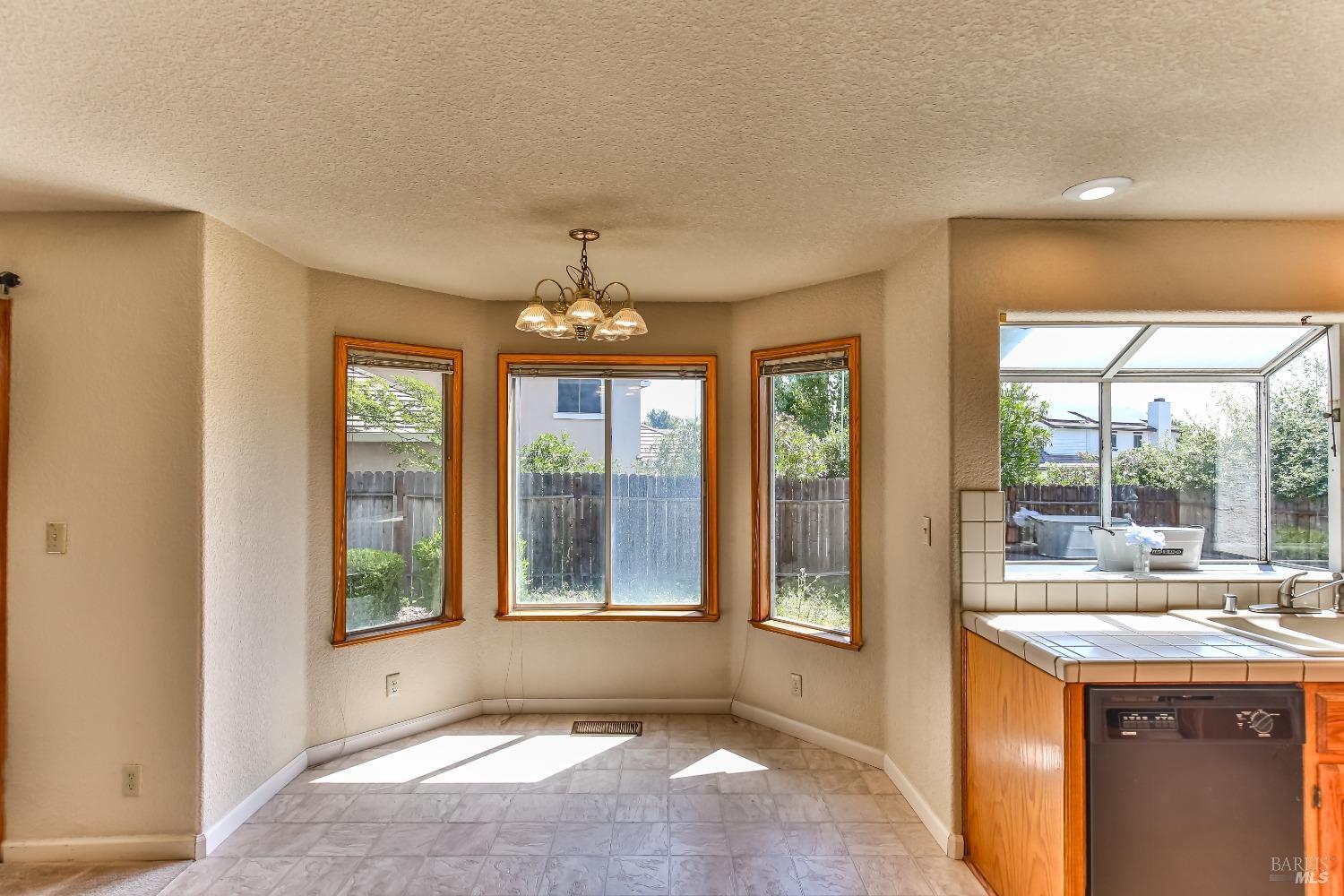 Glen Ellen Drive, Fairfield, California image 9