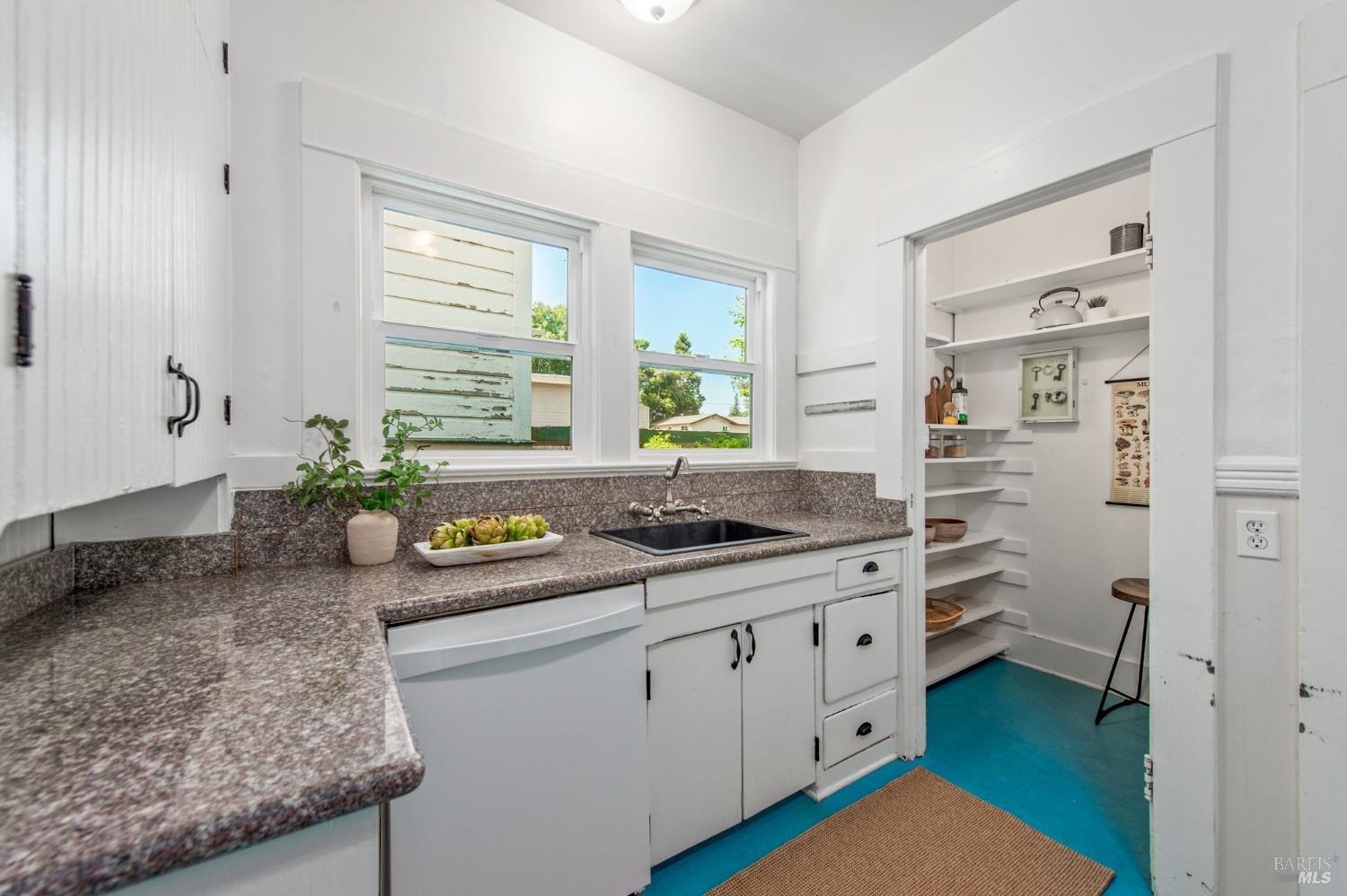 Detail Gallery Image 16 of 34 For 651 King St, Santa Rosa,  CA 95404 - 2 Beds | 2 Baths