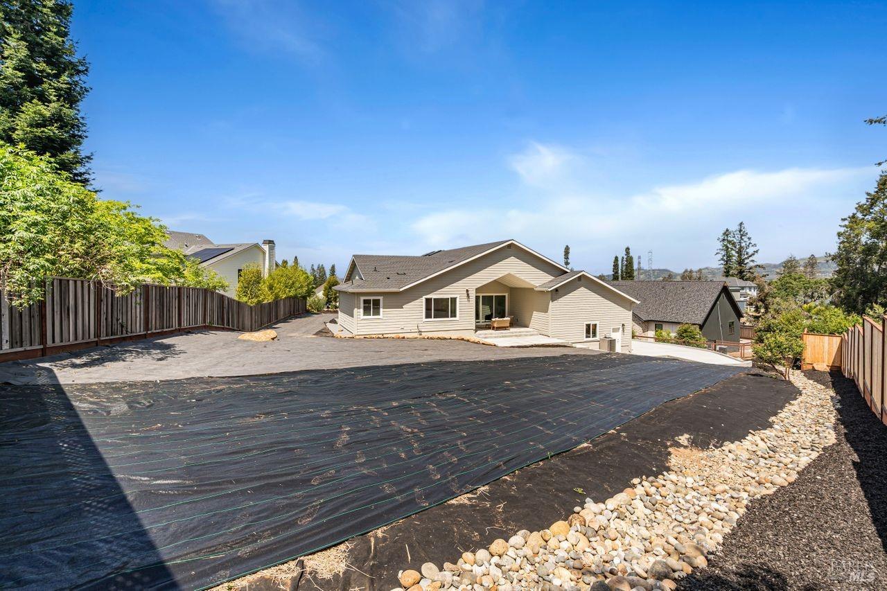 Detail Gallery Image 43 of 47 For 2022 Stony Oak Ct, Santa Rosa,  CA 95403 - 4 Beds | 3/1 Baths