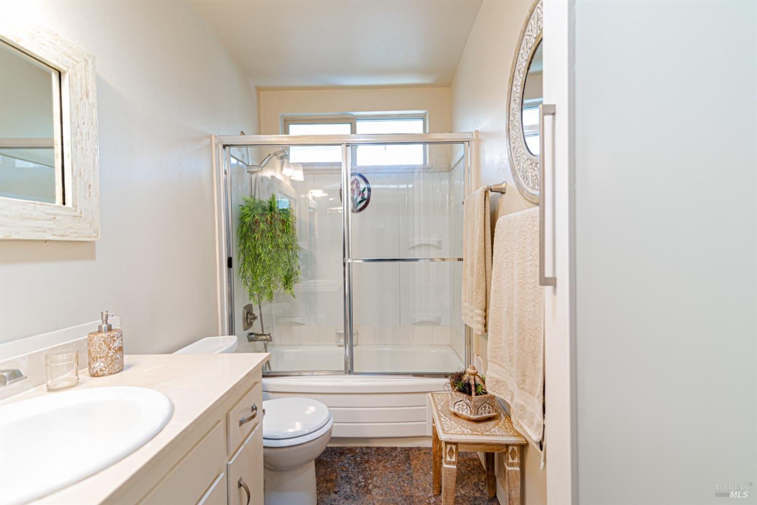Detail Gallery Image 19 of 49 For 7019 Fairfield Dr, Santa Rosa,  CA 95409 - 2 Beds | 2 Baths